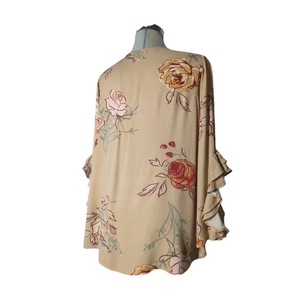 DG2 Beige and Red Floral 3/4 Long Sleeve SIZE M/Grande - Picture 3 of 16